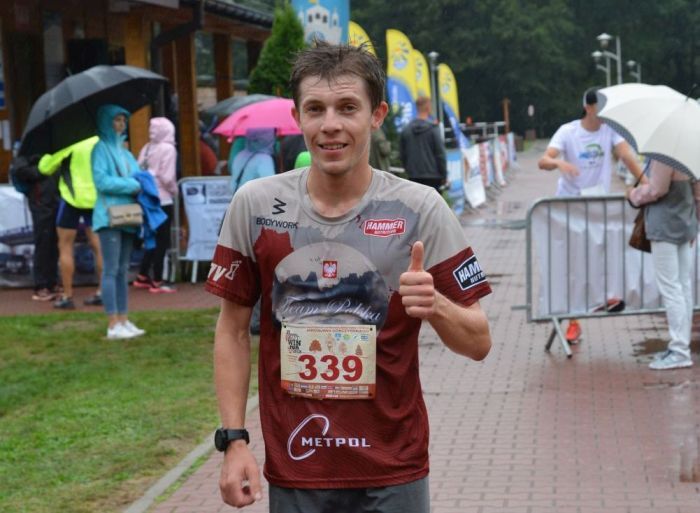 Kamil Leniak zwyciy w biegu na dystansie 10km